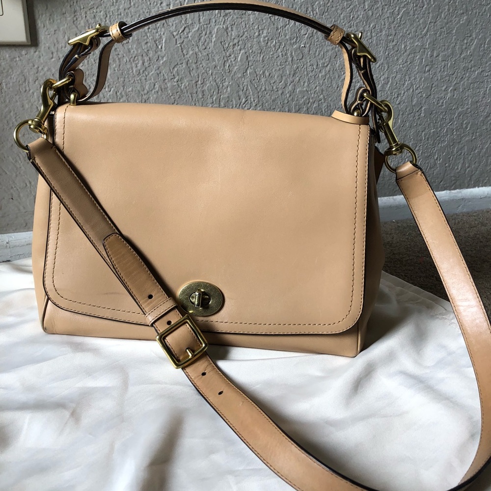 Coach purse!!